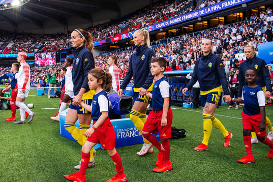 Kosovare Asllani, Sofia Jakobsson, Stina Blackstenius and