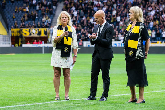 Lennart Johanssons döttrar Lena Colvedin och Eva Jonsson