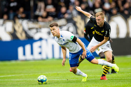 s Sebastian Larsson
