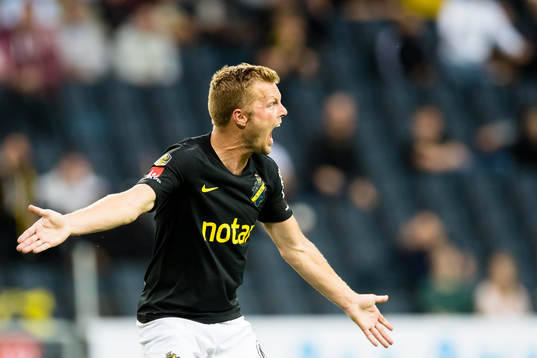 s Sebastian Larsson reagerar