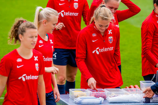 'Synne Skinnes Hansen, Karina Sævik and Lisa-Marie