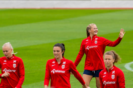 Karina Sævik, Ingrid Syrstad Engen, Lisa-Marie Karlseng
