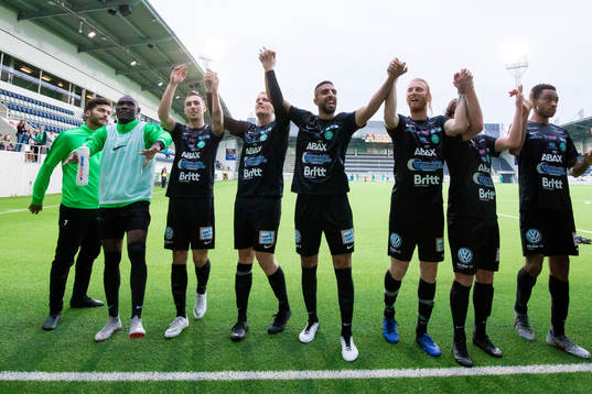 Västerås spelare jublar