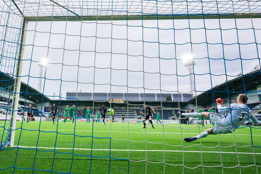 Västerås Boris Ljevar gör 1-3 på straff bakom Dalkurds