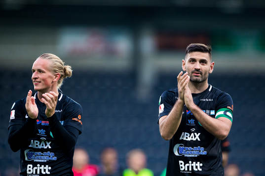 Västerås Douglas Karlberg och Ilir Berisha  jublar