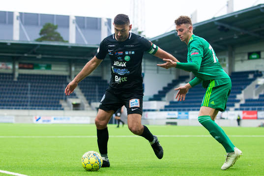 Västerås Ilir Berisha  och Dalkurds Christopher McVey