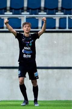 Västerås Samuel Holm jublar