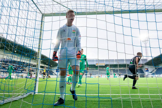 Dalkurds målvakt Andreas Andersson deppar