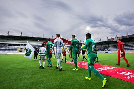 Dalkurds och Västerås spelare gör entré på Gavlevallen