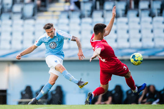 Malmö FFs Arnór Traustason och Goricas Aleksandar Jovicic
