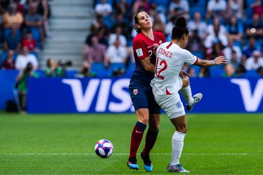 Ingrid Moe Wold of Norway and Demi Stokes of England