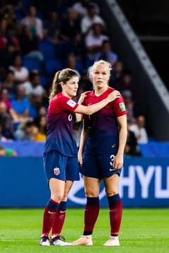 Maren Nævdal Mjelde and Maria Thorisdottir of Norway look