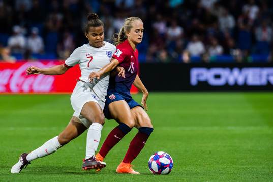 Nikita Parris of England and Amalie Vevle Eikeland of Norway