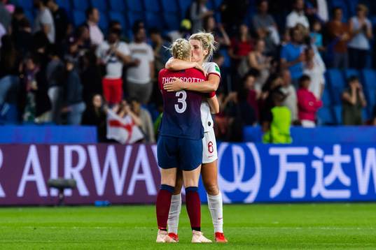 Millie Bright of England and Maria Thorisdottir of Norway