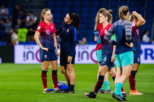Caroline Graham Hansen of Norway look dejected