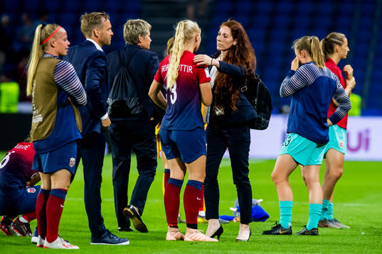 Therese Sessy Åsland, Martin Sjögren, head coach of
