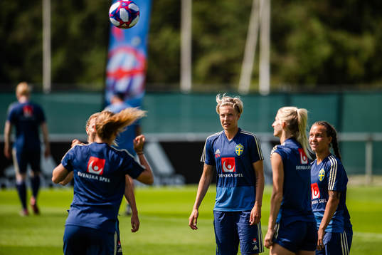 Lina Hurtig and Julia Zigiotti Olme of Sweden