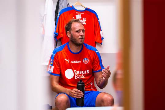 Helsingborgs Andres Granqvist i omklädningsrummet i halvtid