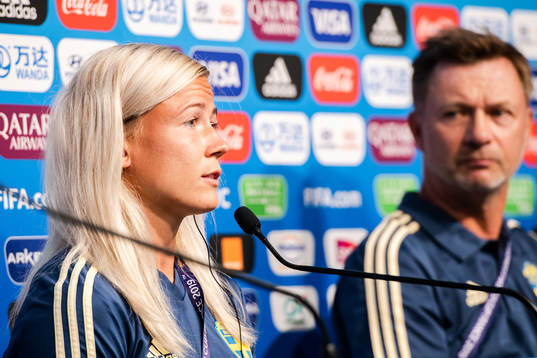 Hanna Glas and Peter Gerhardsson, Head coach of Sweden