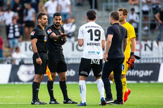 Örebros Agon Mehmeti, tränare Axel Kjäll och målvakt