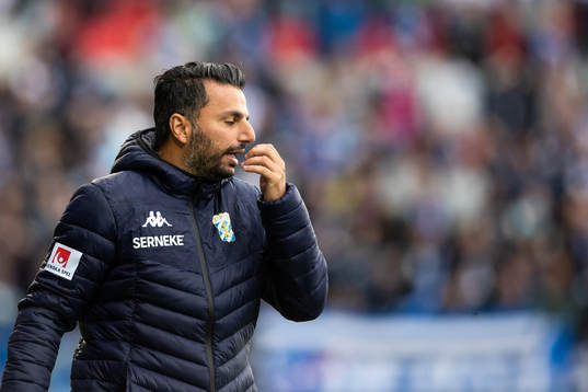IFK Göteborgs tränare Poya Asbaghi deppar