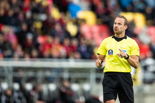 Huvuddomare Kristoffer Karlsson