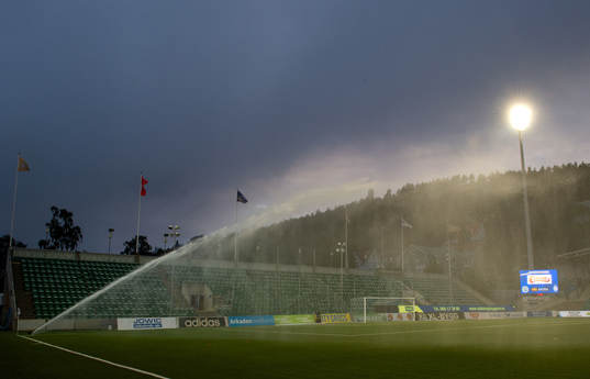 NP3 arena bevattnas innan fotbollsmatchen i Allsvenskan