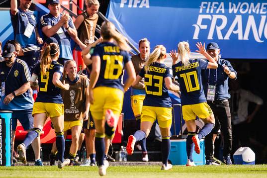 Sofia Jakobsson celebrate with Peter Gerhardsson, Head