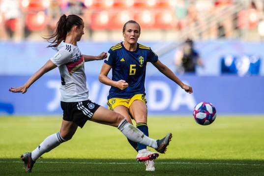 Sara Däbritz of Germany and Magdalena Eriksson of Sweden