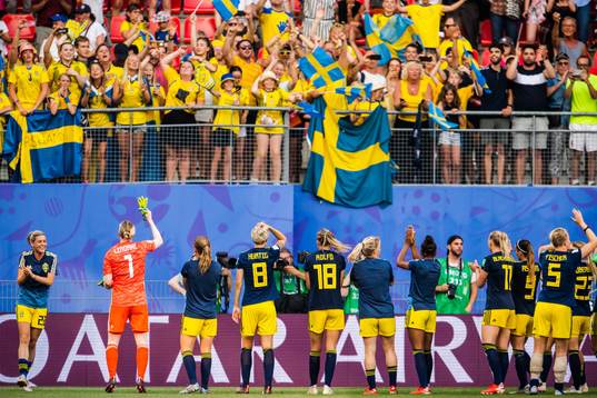 Players of Sweden thank the supporters
