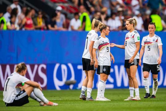 Alexandra Popp, Lea Schüller, Svenja Huth and Lena