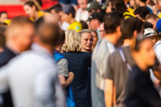 Fridolina Rolfö of Sweden in tears