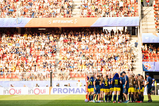 Cooling break for the players of Sweden