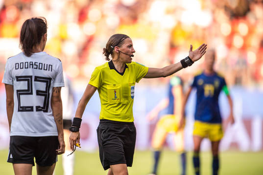 Referee Stéphanie Frappart