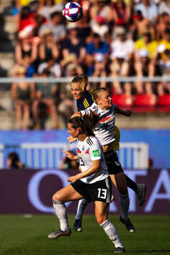Magdalena Eriksson of Sweden against Sara Däbritz and