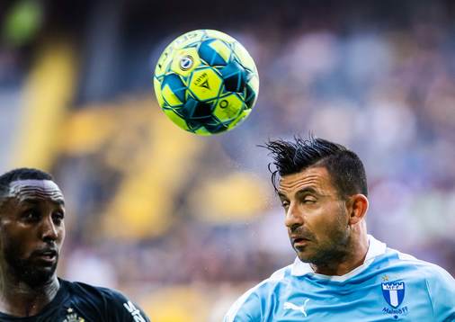 s Henok Goitom och Malmö FFs Behrang Safari