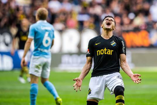 s Tarik Elyounoussi reagerar