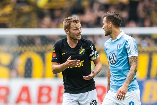 s Sebastian Larsson i samtal med Malmö FFs Arnór