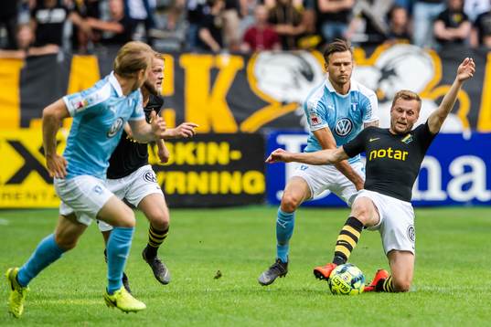s Sebastian Larsson