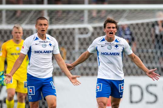 IFK Norrköpings Rasmus Lauritsen och Simon Thern reagerar