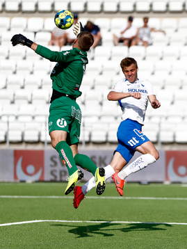 Sirius målvakt Lukas Jonsson och IFK Norrköpings