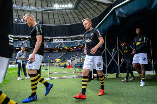 s Sebastian Larsson