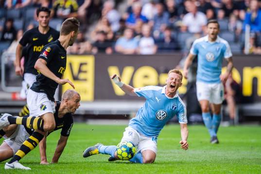 Malmö FFs Anders Christiansen faller