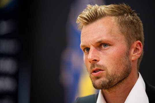 s Sebastian Larsson