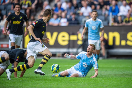Malmö FFs Anders Christiansen faller