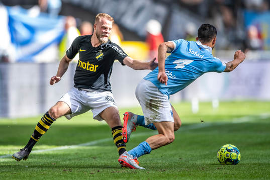 s Daniel Sundgren och Malmö FFs Behrang Safari