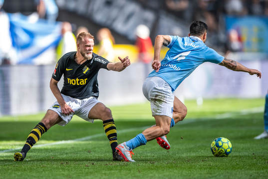 s Daniel Sundgren och Malmö FFs Behrang Safari