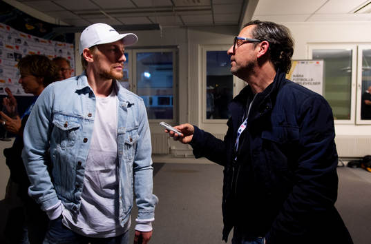 Emil Forsberg pratar med Aftonbladet