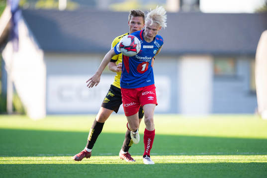 Eirik Wichne of Start and Harald Nilsen Tangen of Tromsdalen