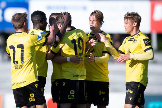 Kasper Holmboe Skaanes of Start celebrates with teammates